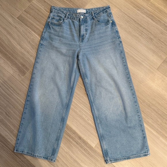 NEW Zara Z.10 Hight Waist Cropped Wide Leg Jeans, Size 8 - Picture 2 of 4